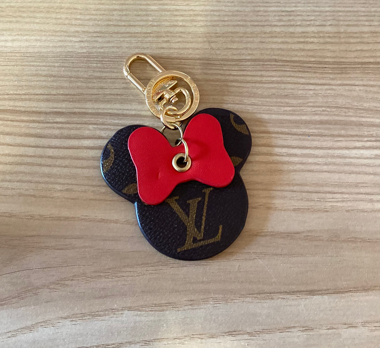 LV KEYCHAINS | BULK | NEW